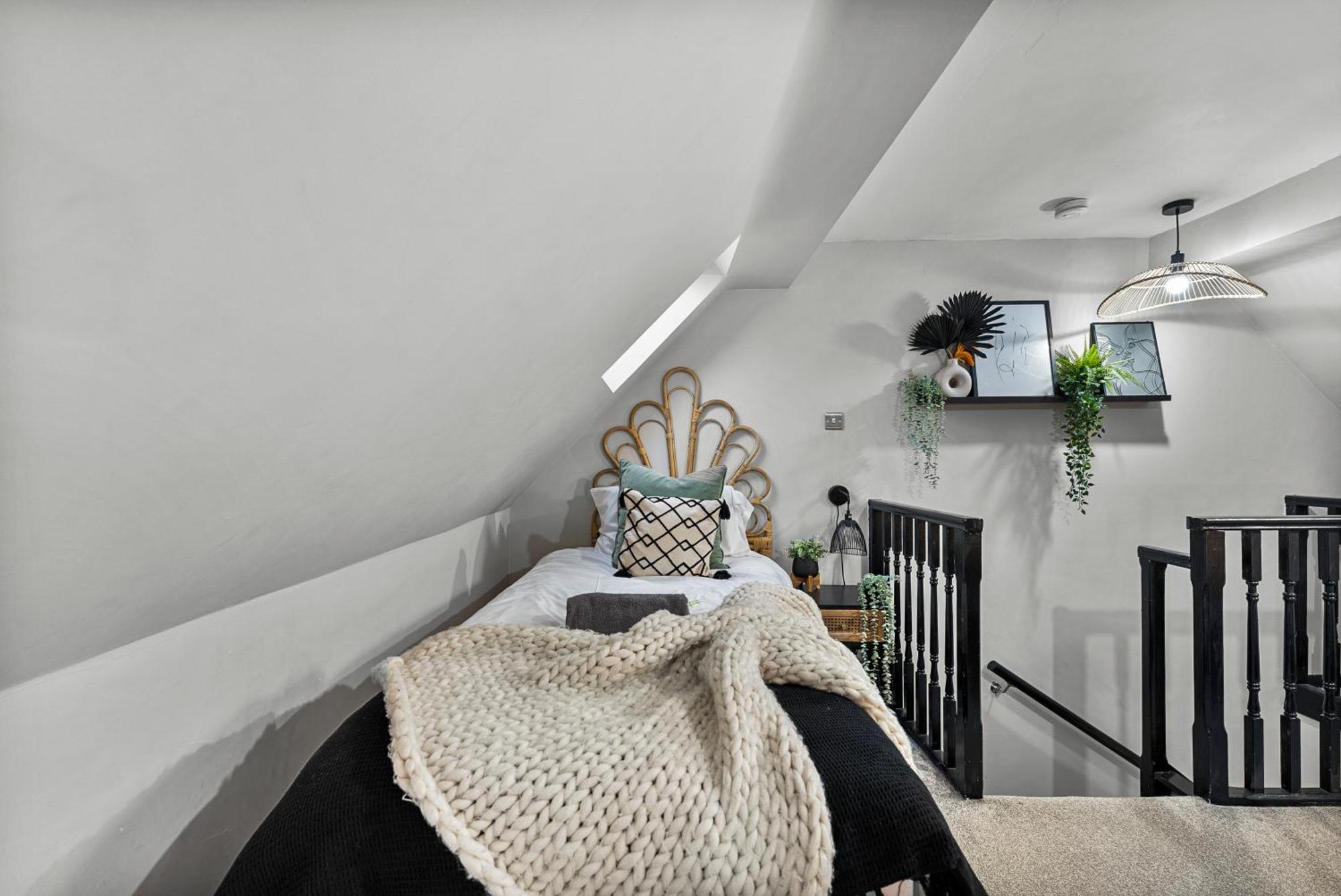 30 Percent Off! Elegant Cottage Of Whitby - Sleeps 5 Экстерьер фото